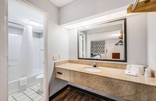 Tupelo Hotel | Motel 6 Tupelo, MS - Downtown