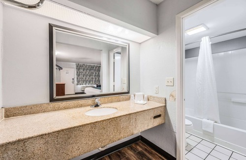 Tupelo Hotel | Motel 6 Tupelo, MS - Downtown