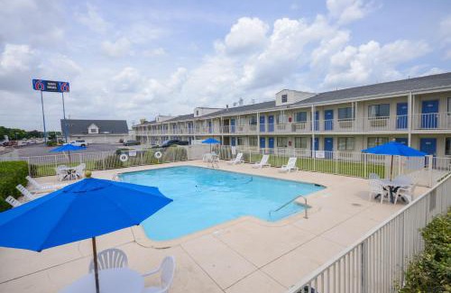 Webster Hotel | Motel 6-Webster, TX - Houston - Nasa Lake