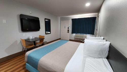 Webster Hotel | Motel 6-Webster, TX - Houston - Nasa Lake