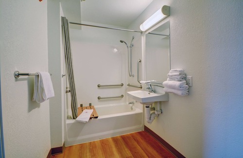 Wethersfield Hotel | Motel 6 Wethersfield, CT - Hartford