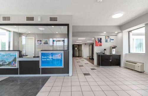 York Hotel | Motel 6-York, PA - North