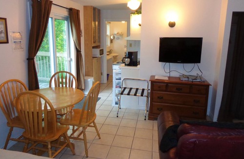 Shefford Hotel | Motel Des Deux Lacs Inc