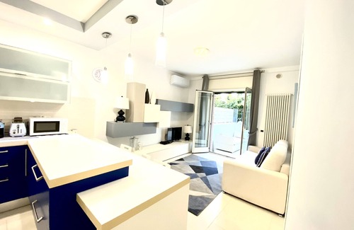 Tropea Apartment | "MOTTOLA APARTMENT" SUITE with Terrace 200 m from the sea