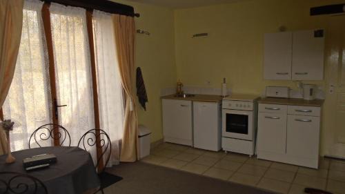 Mouhet Bed & Breakfast | Mouhet Appartement Sortie 21 A20