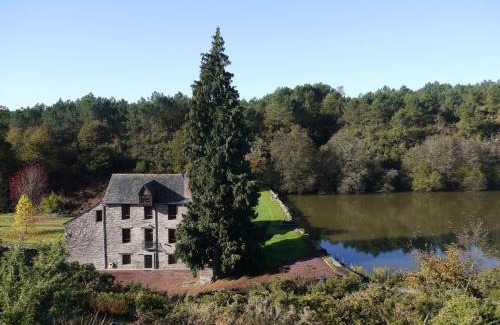 Saint-Just Villa | MOULIN Menhirs & zone naturelle protégée