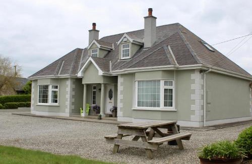 Watch House Village House | Mount Leinster View