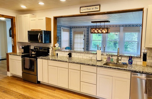 West Alton House | Mount Major Manor - Gateway to NH Lakes & Mountains