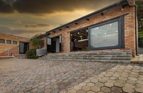 Port Elizabeth Apartment | MOUNT RD OCEAN VIEW Charming 2-bedroom apartment in PORT ELIZABETH