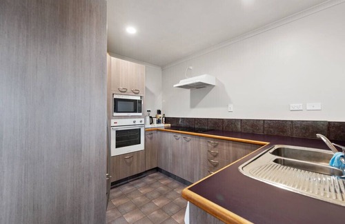 Mount Maunganui Cottage | Mount Sunset - Mt Maunganui Townhouse