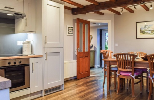 Holmfirth Cottage | Mount View - UK48425