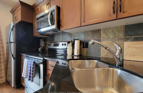 East Kootenay House | Mountain and Lake Get Away for the Family