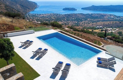 Kounelion Villa | Mountain and Private Beach VILLA EAGLE 2-10 pers.