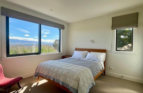 Alexandra Apartment | Mountain and river view retreat