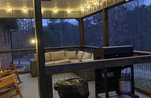 Boomer House | Mountain Bliss oasis - 40 acres on W. Kerr Scott Lake - just outside Wilkesboro
