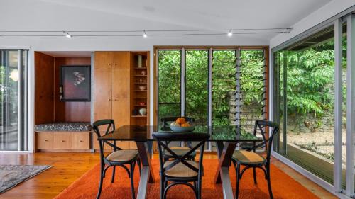 Smithfield House | Mountain Breeze Retreat