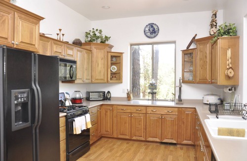 Payson Cabin | Mountain Cabin With Cool Temperatures, Great Views, And Modern Furnishings.