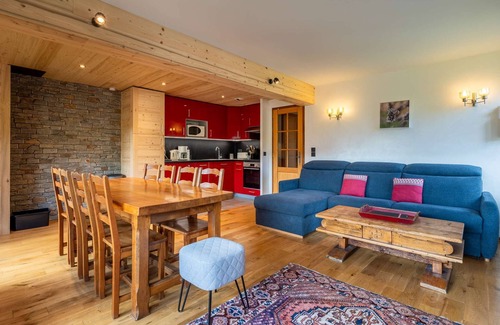 Le Chinaillon Apartment | Mountain Calm with Soothing View