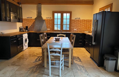 Saint-Dalmas Ski Chalet | Mountain chalet, close to ski slopes and sporting activities.