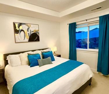 Draper Villa | Mountain-Clad Hot Tub Retreat