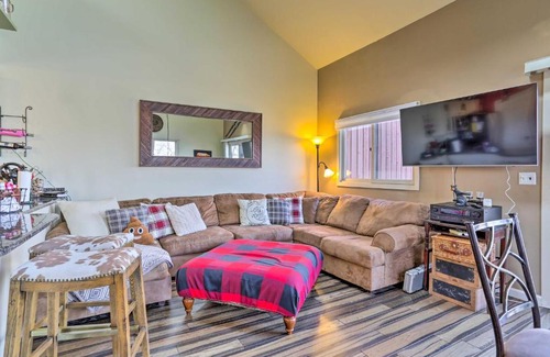 Vernon Apartment | Mountain Creek Condo with Grill Walk to Lifts!