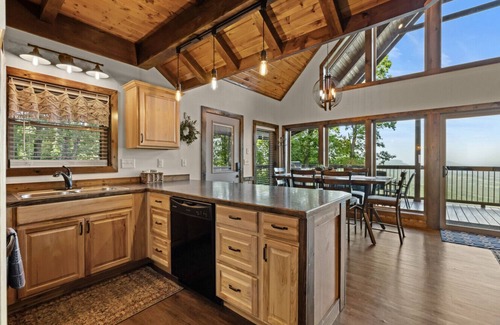 Jasper Cabin | Mountain Crest Cabin-Relaxing Vacation in Jasper