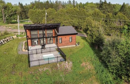 Wentworth-Nord Ski Chalet | Mountain Escape with Pool, Near Ski Slopes & Trails