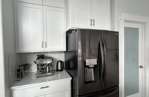 Draper House | Mountain Estate l Spa & Stream by house l Hike, Mountain Bike & Ski mins away