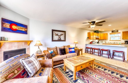 Wildernest Condo | Mountain family townhome w/fireplace, private balcony & beautiful views