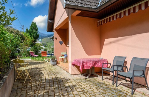 Freland Apartment | Mountain Gîte – Vosges Alsaciennes with Mountain View, Shared Terrace and Wi-Fi