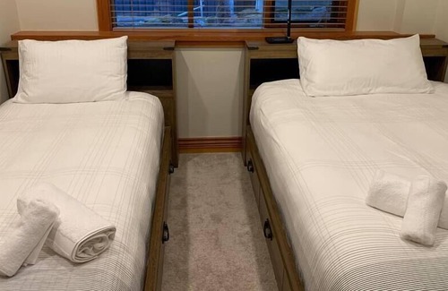 Whistler Cay Heights House | Mountain Haven: Your Whistler