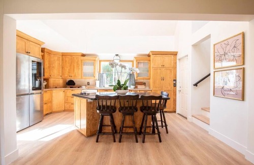 Holladay Villa | Mountain home-a luxury resort retreat, hot tub. New