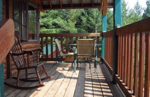 Lowville Cabin | Mountain Laurel Cabin at The King's Pines