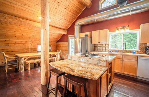 Cascade Cabin | Mountain Lodge With Private Deck