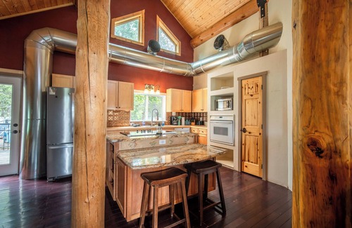 Cascade Cabin | Mountain Lodge With Private Deck
