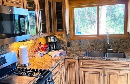 Allenspark Cabin | Mountain Masterpiece - Beautiful Cabin On 2.2 Acres At Wildbasin 3 Bedroom Cabin