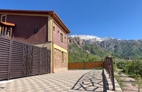 Uzbekistan Cabin | Mountain paradise Премиум дача в Чимгане