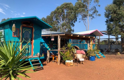 Guildford House | Mountain Park Retreat Gypsy Vans Western Australia