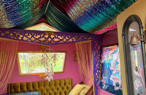 Guildford House | Mountain Park Retreat Gypsy Vans Western Australia