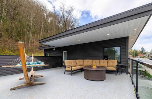 Promontory House | Mountain Retreat with Views, Hot Tub, Games & AC