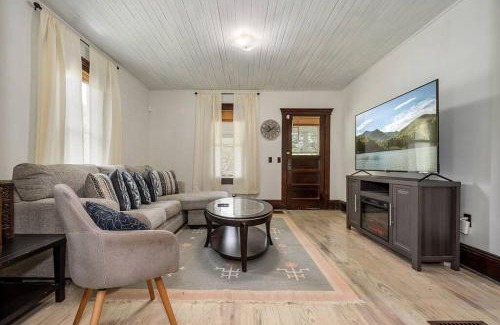 Rowlesburg House | Mountain Serene Views and Creek-side Charm - Pet friendly