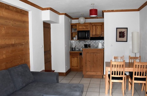 Bozel Apartment | Mountain Style Apartment with Large South-Facing Balcony