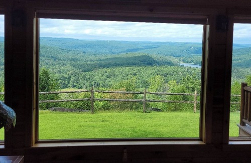 Narrowsburg Cabin | Mountain top cabin with outstanding views.