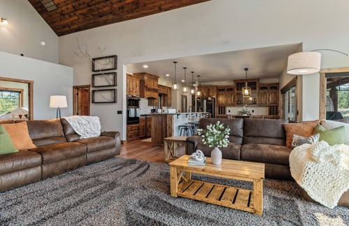 Priest River Cabin | Mountain Top Retreat: Hot Tub, Sauna, Fire Pit, Seclusive 5 acres, Sunset Views