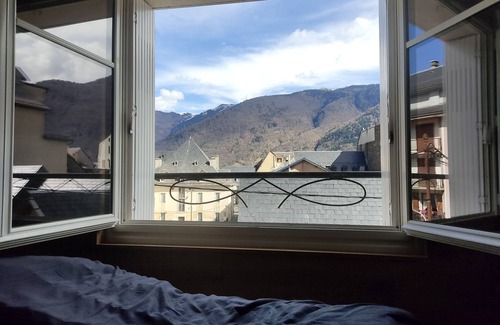 Bagneres-de-Luchon Apartment | Mountain view - 2 bedrooms - Contemporary