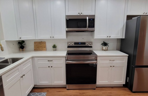 Highlands House | Mountain View ᨒ Adults Only ᨒ 2 Kg & 1 Qn ᨒ Mid-Century ᨒ Olde Town Arvada Charm