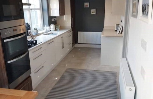 Keadue House | Mountain view 3bed home on west coast of Ireland. 5km outside Ballina Co. Mayo