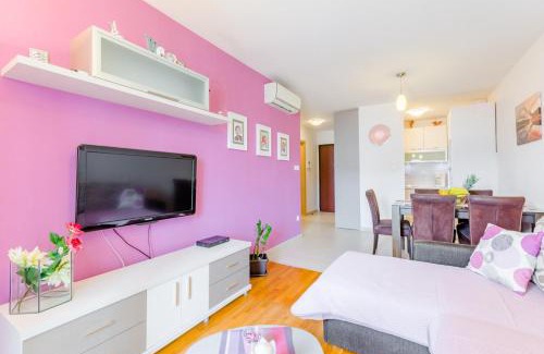 Vranjic Apartment | Mountain View Apartment