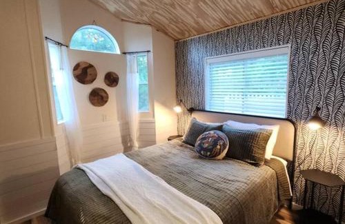 Old Fort Apartment | Mountain View Bungalow Near Breweries, Trails, Pool and Waterfalls