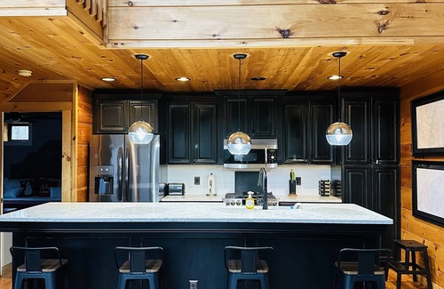 Butler Cabin | Mountain view cabin with access to a private dock on Watauga Lake